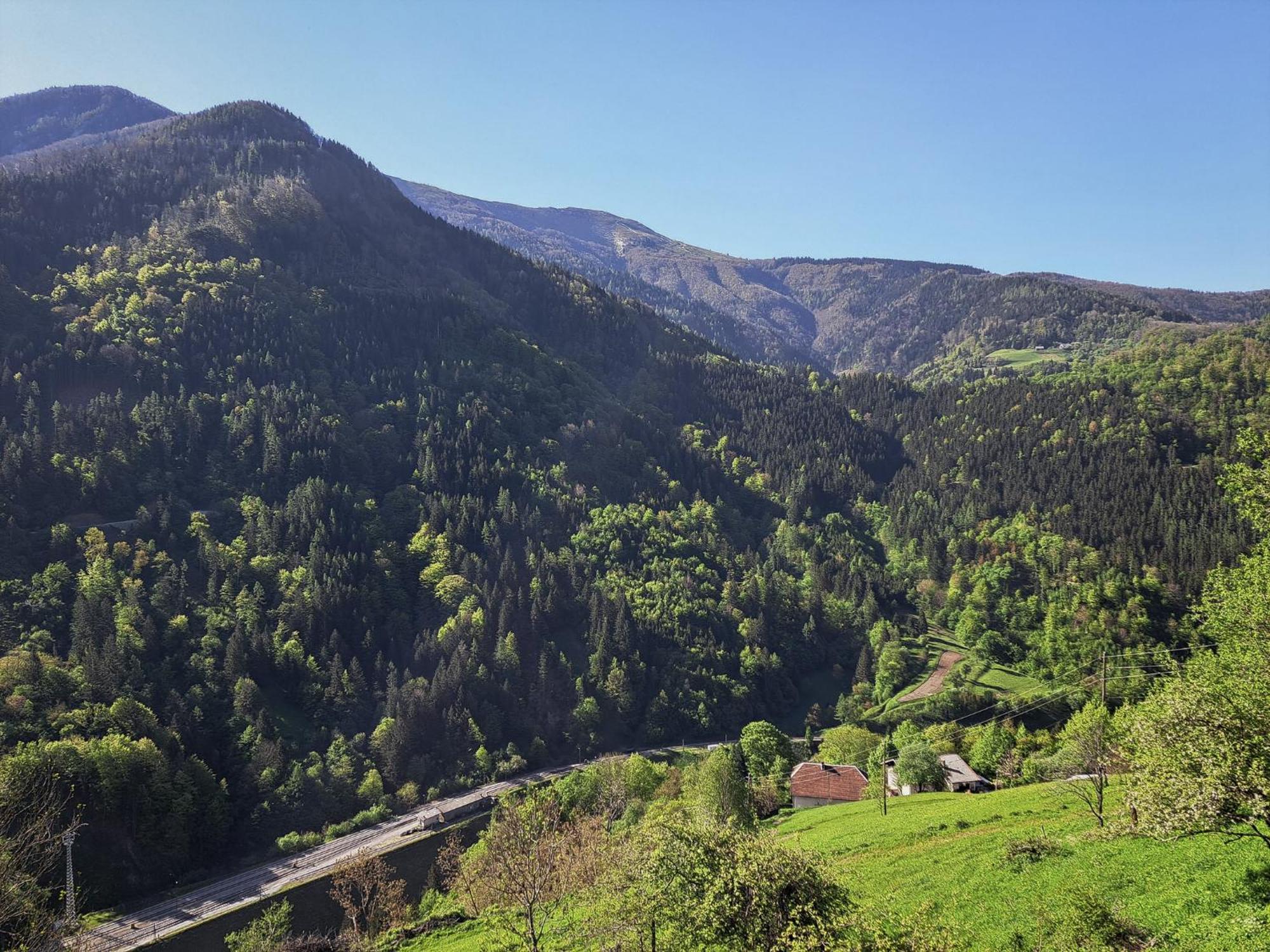 Apartament Hikers Hut Hisar Podbrdo Zewnętrze zdjęcie